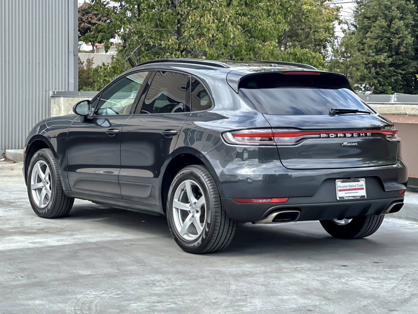 2021 Porsche Macan Base photo 3