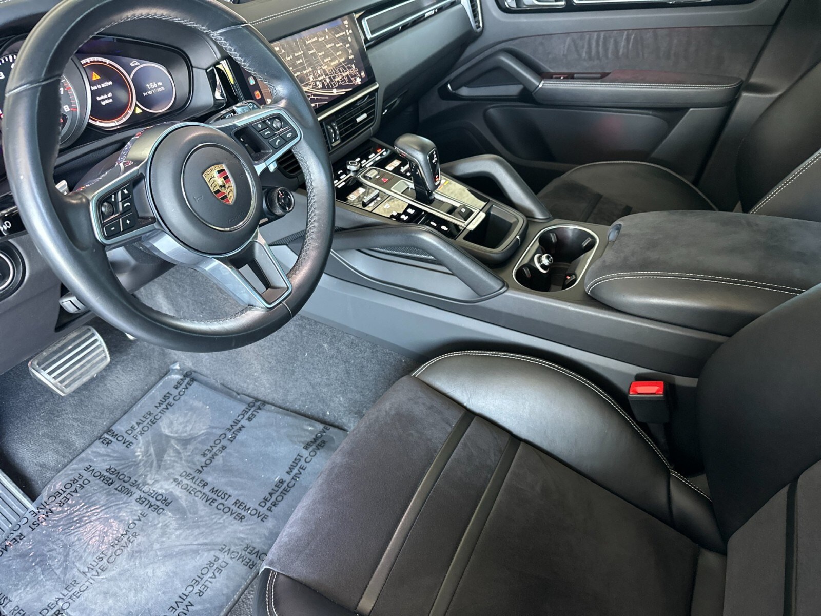 2023 Porsche Cayenne GTS photo 4