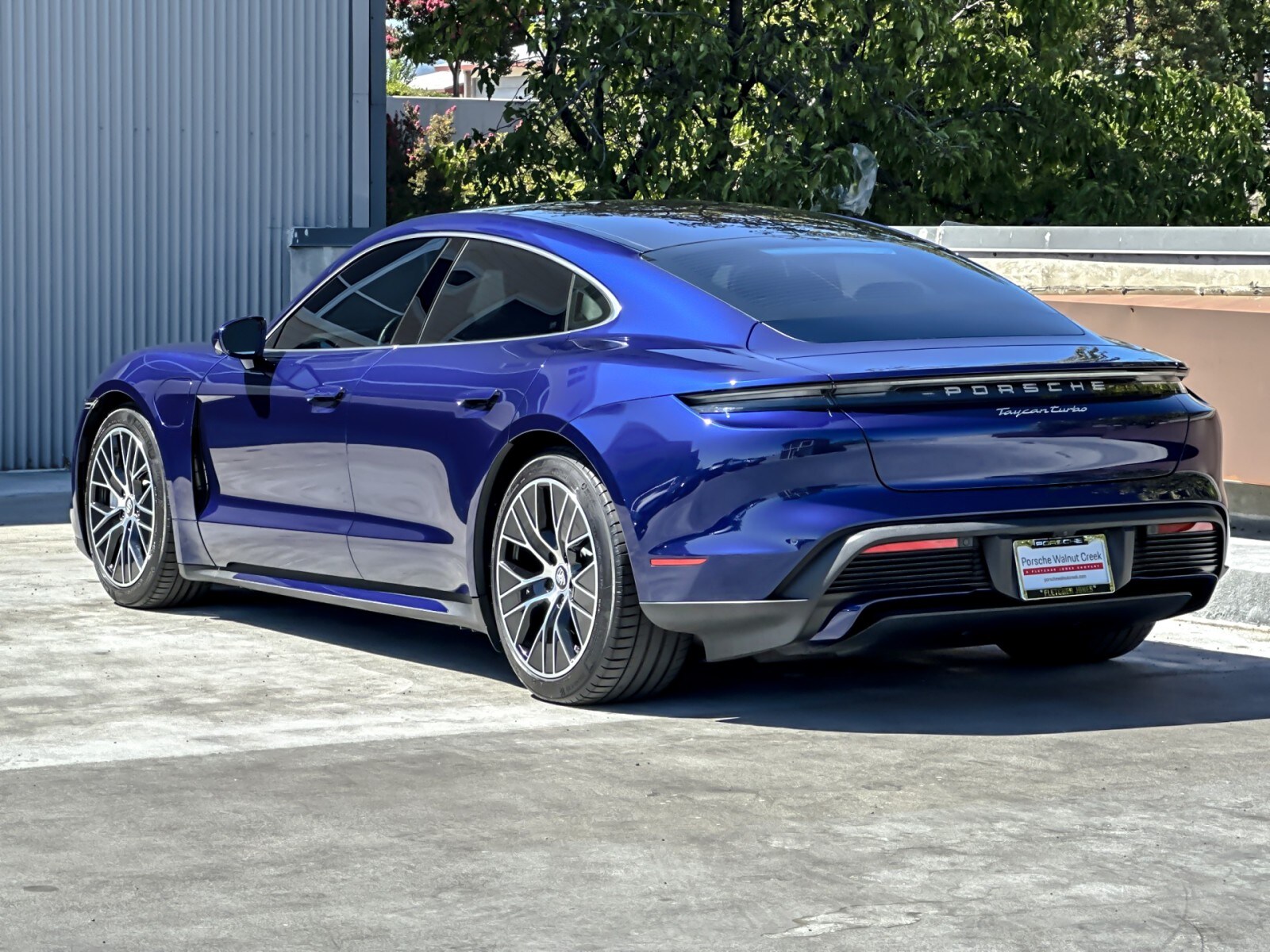 2021 Porsche Taycan Turbo photo 3