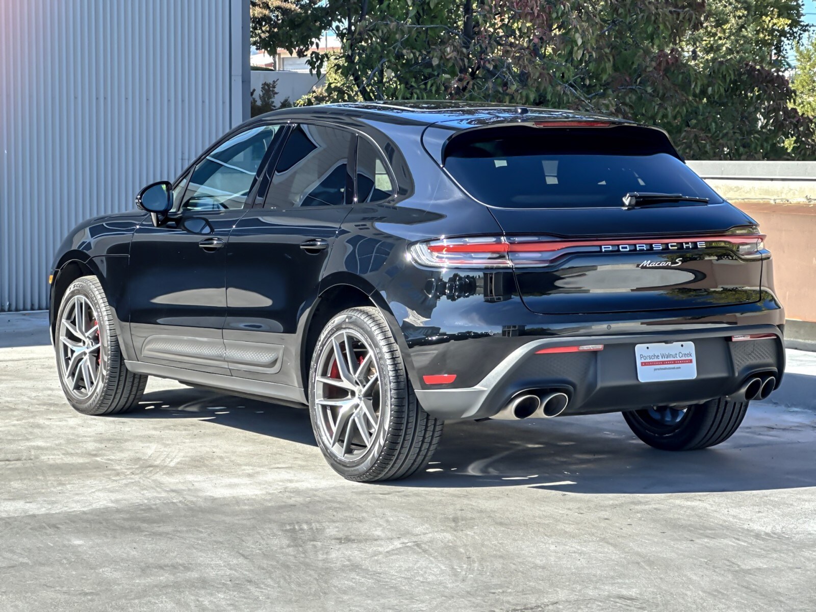 2023 Porsche Macan S photo 3