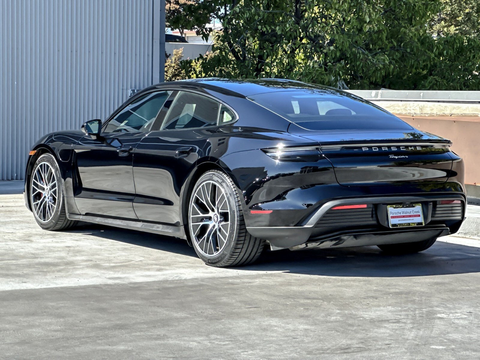 2023 Porsche Taycan photo 3