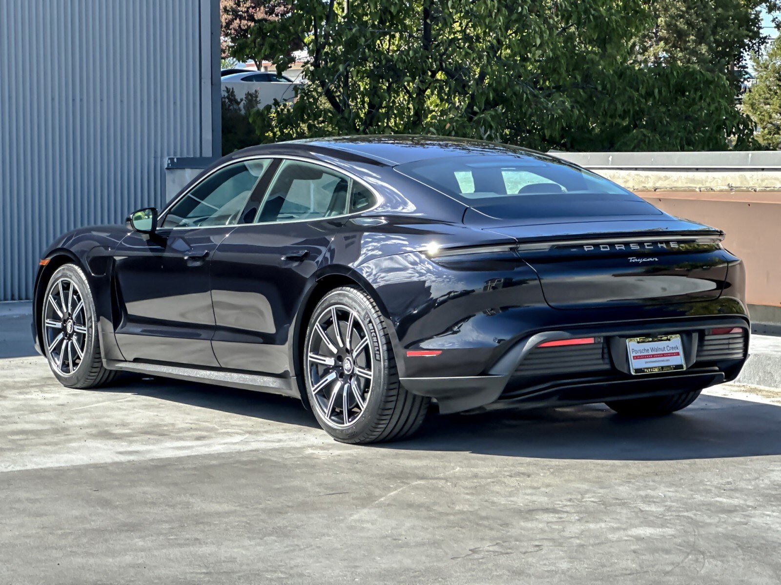 2022 Porsche Taycan photo 3
