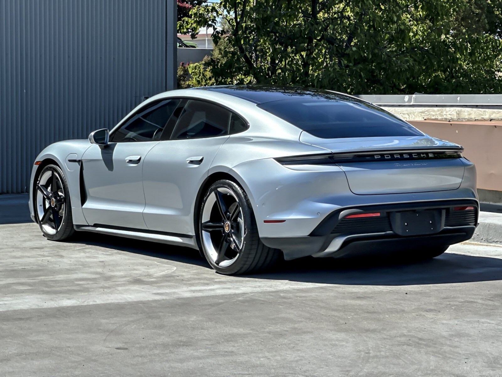 2022 Porsche Taycan Turbo photo 3