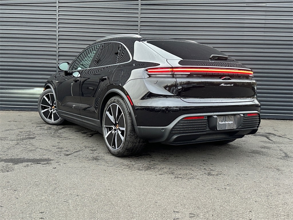Used 2024 Porsche Macan Base with VIN WP1AA2XAXRL003569 for sale in Warrington, PA