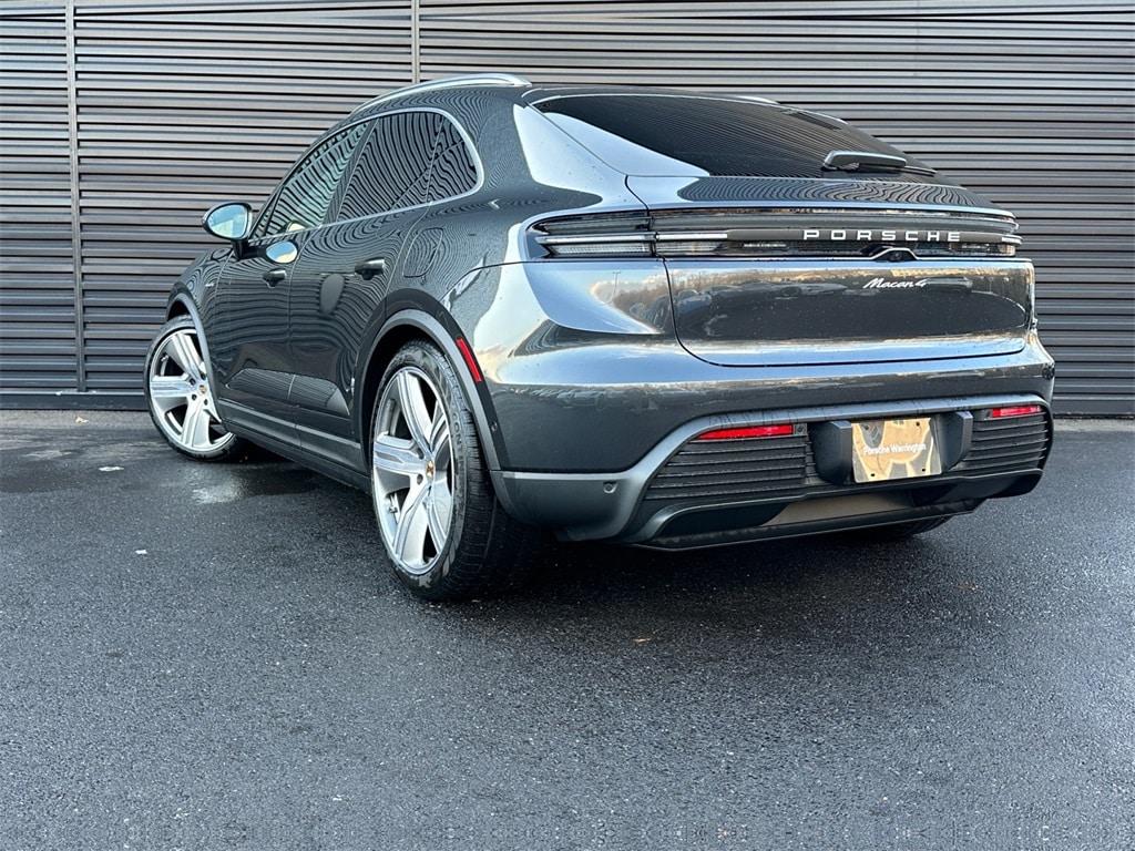 Used 2024 Porsche Macan Base with VIN WP1AA2XA6RL003567 for sale in Warrington, PA