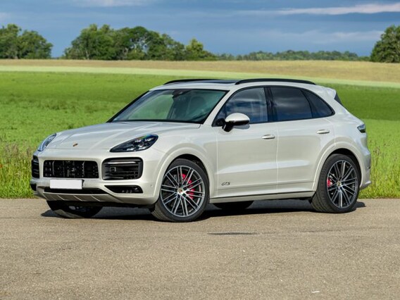 21 Porsche Cayenne Vs 21 Porsche Macan Porsche Warrington