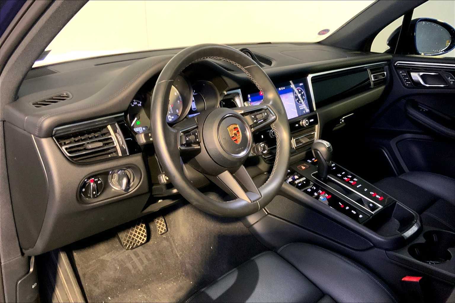2023 Porsche Macan S photo 4