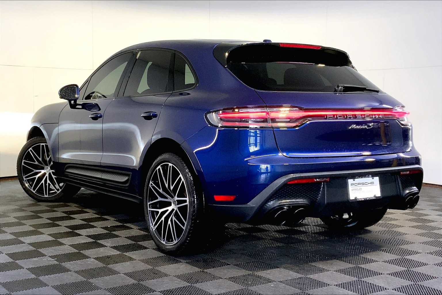 2023 Porsche Macan S photo 3