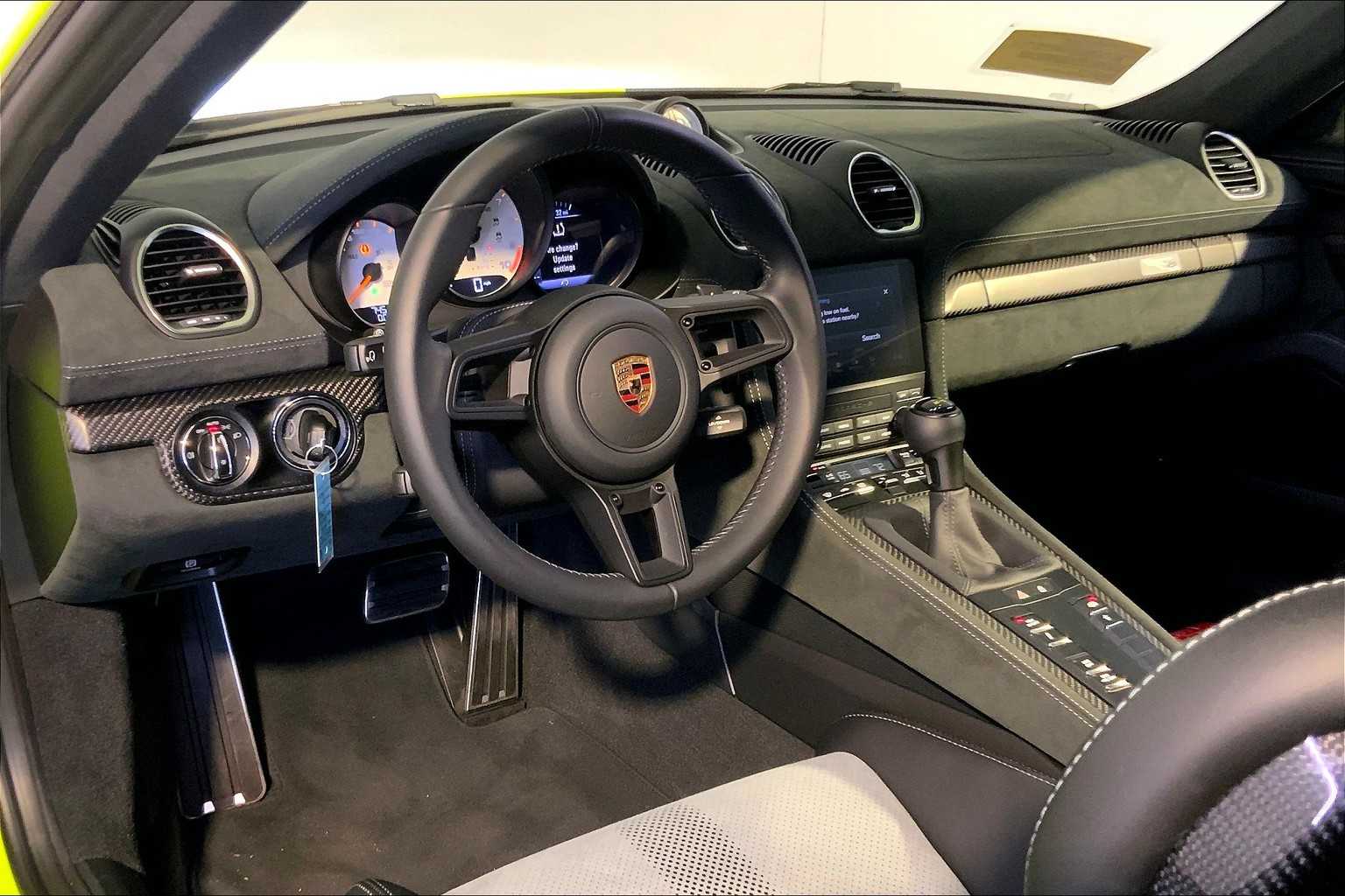 2024 Porsche Cayman GT4 RS photo 4