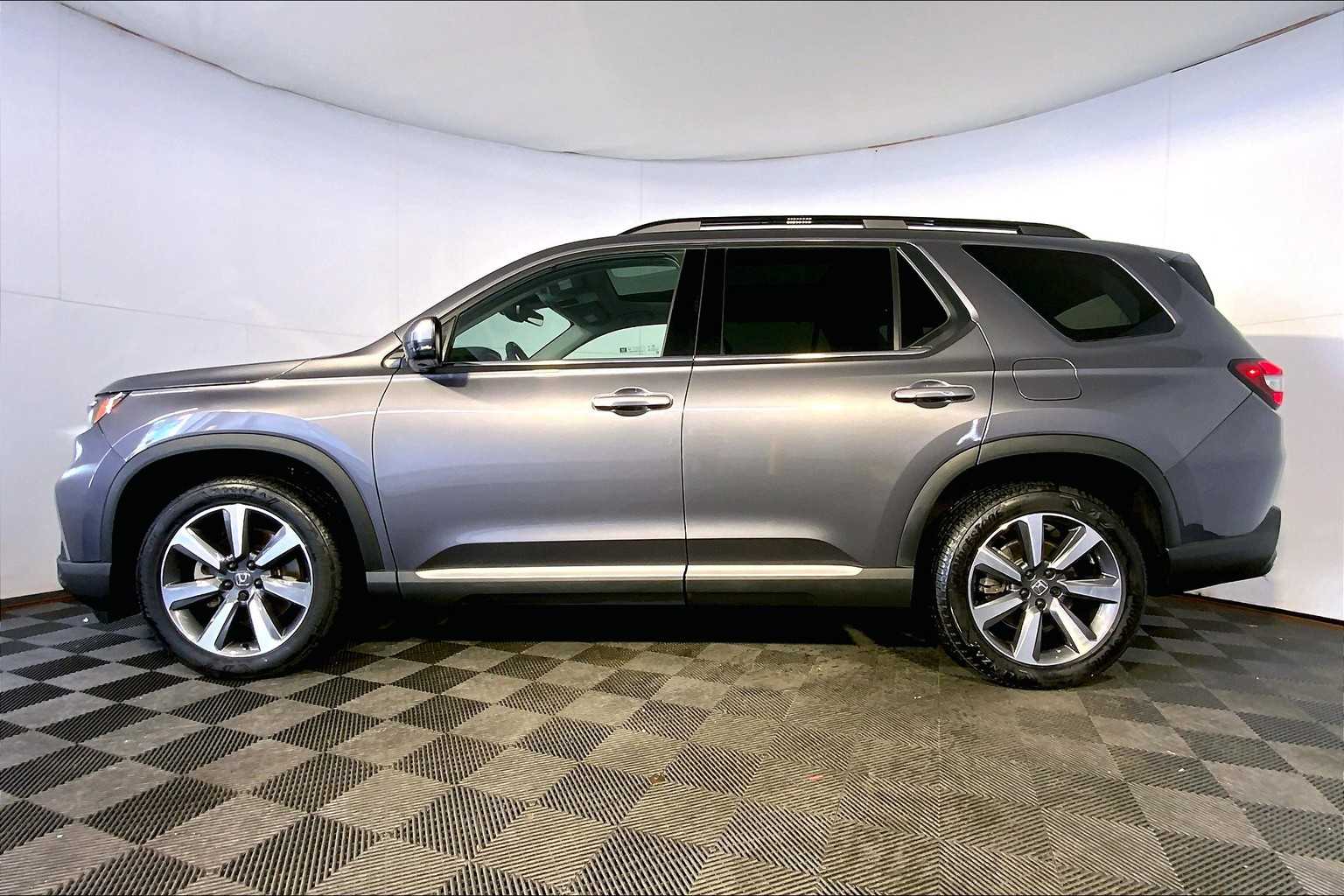 2025 Honda Pilot Elite photo 2