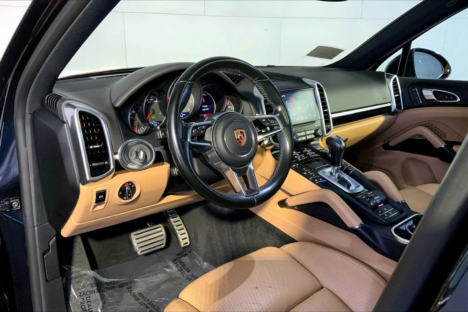 2018 Porsche Cayenne S photo 3