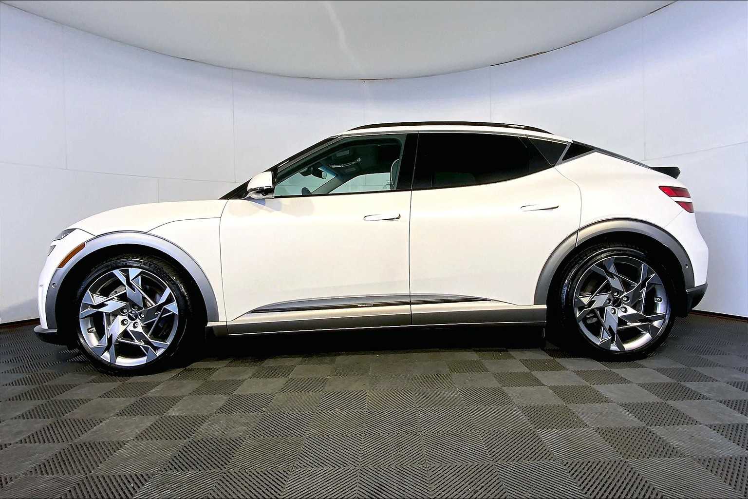 2023 Genesis GV60 Performance photo 2