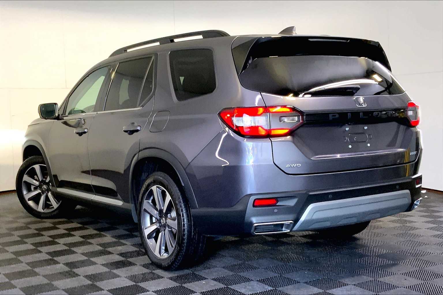 2025 Honda Pilot Elite photo 3