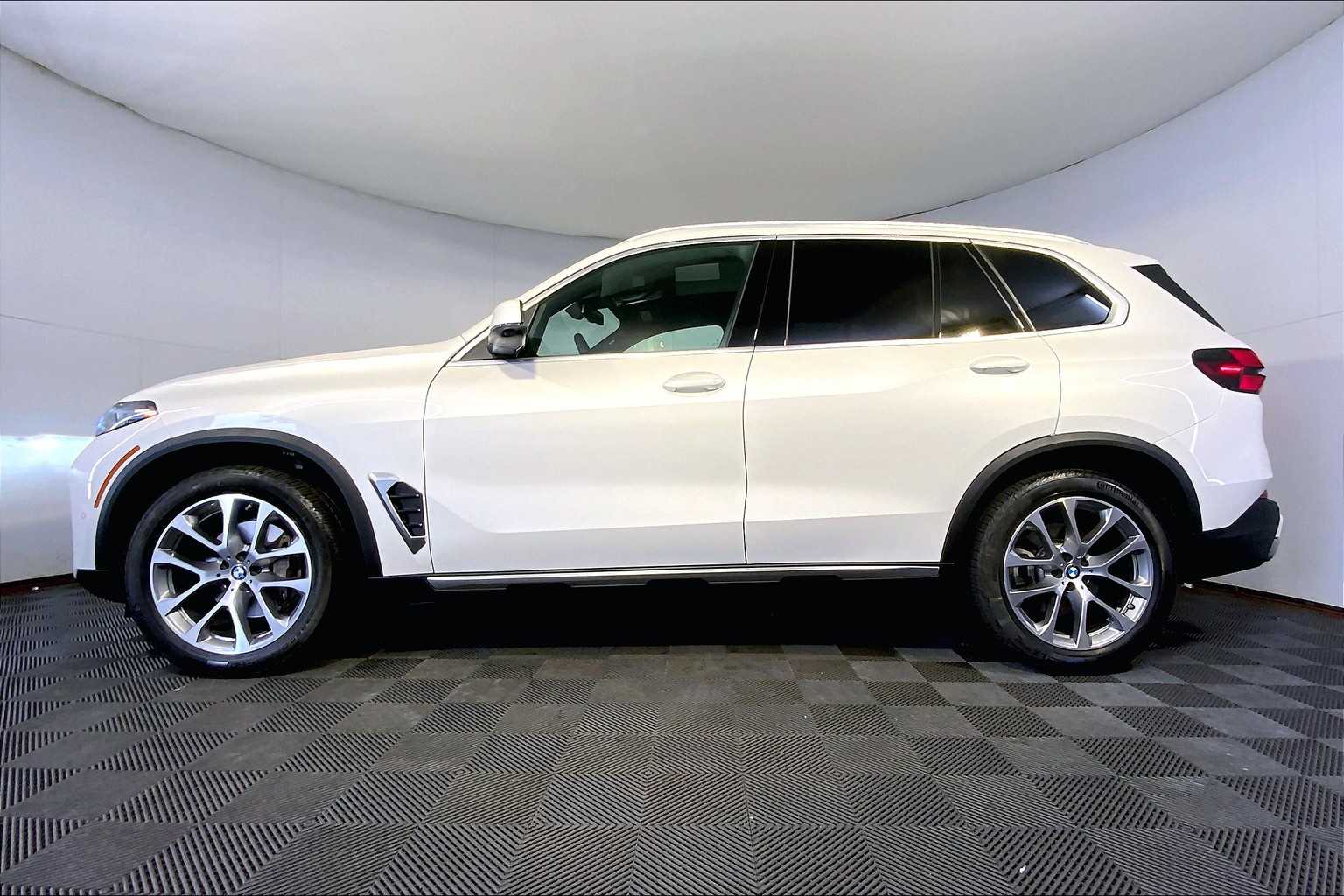 2024 Bmw X5 xDrive40i photo 2