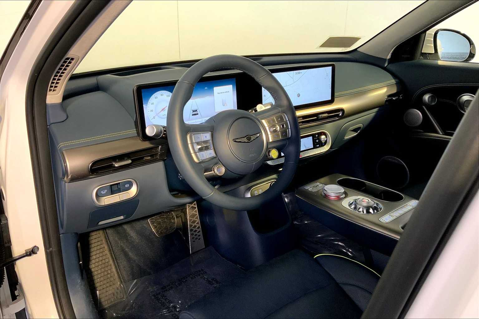 2023 Genesis GV60 Performance photo 4