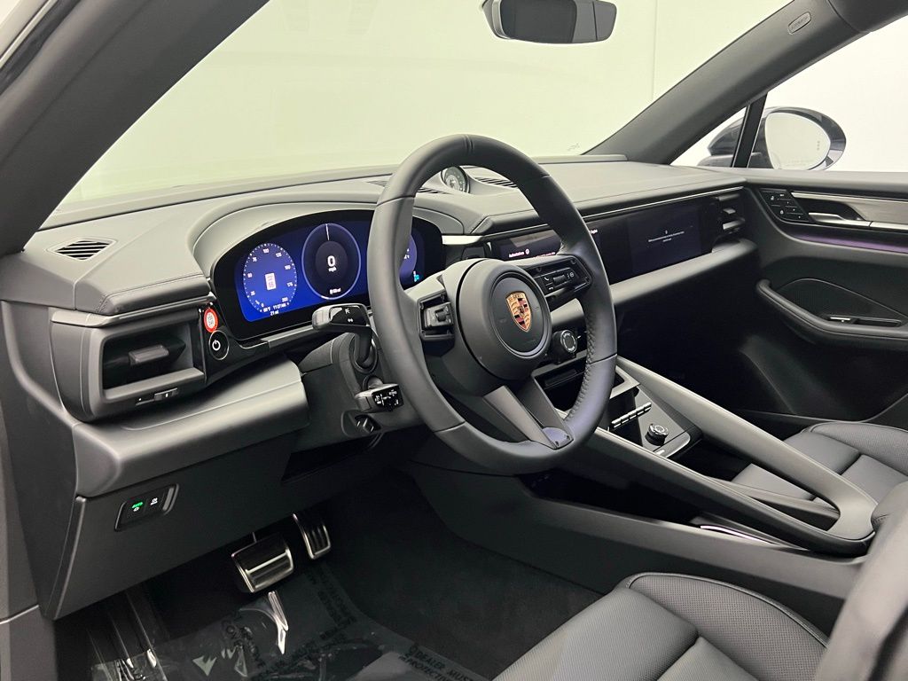 2025 Porsche Macan Electric photo 4