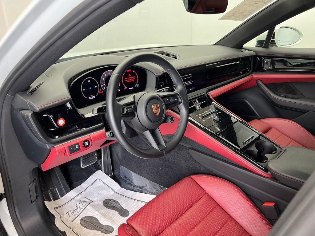2024 Porsche Panamera 4 photo 4