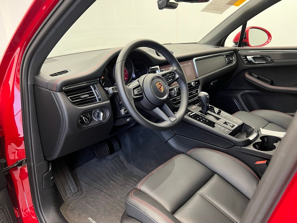 2024 Porsche Macan GTS photo 4
