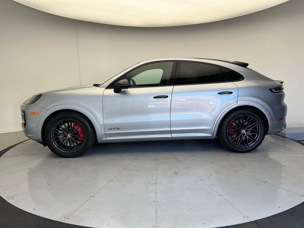 2025 Porsche Cayenne Coupe GTS photo 2