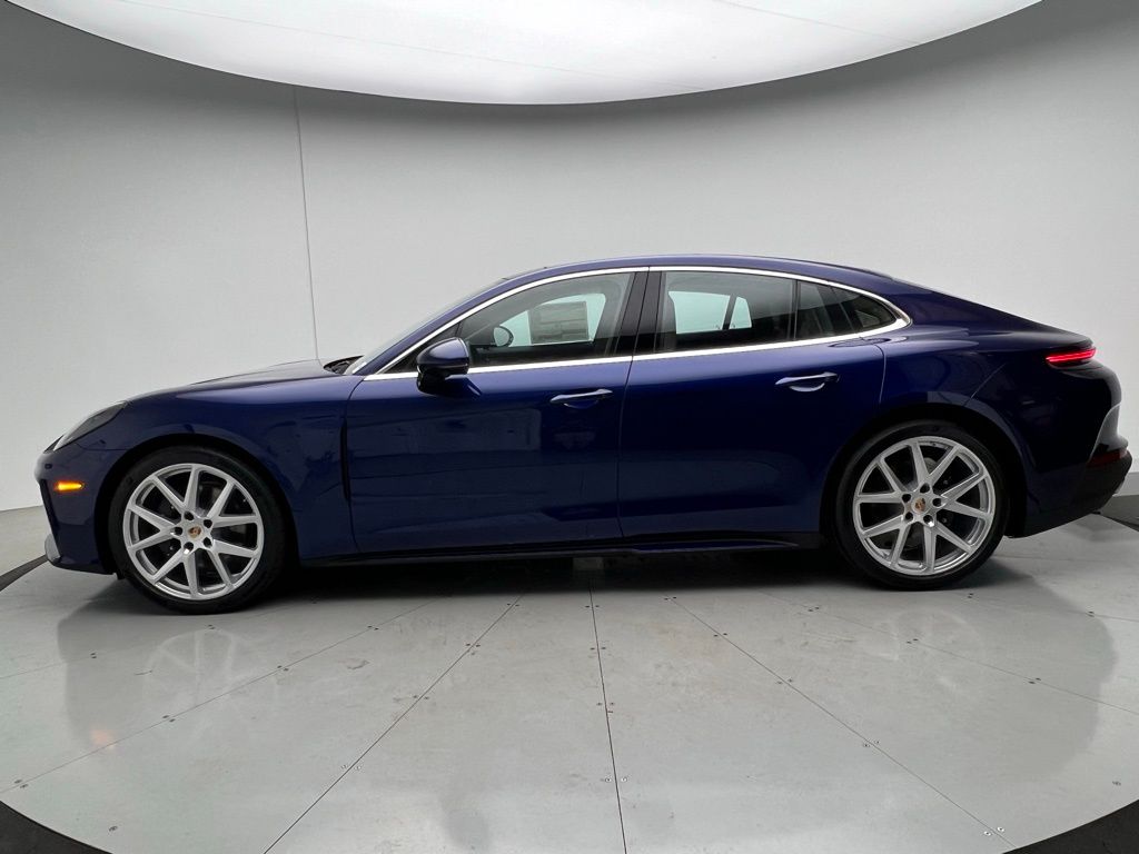 2025 Porsche Panamera 4 photo 2