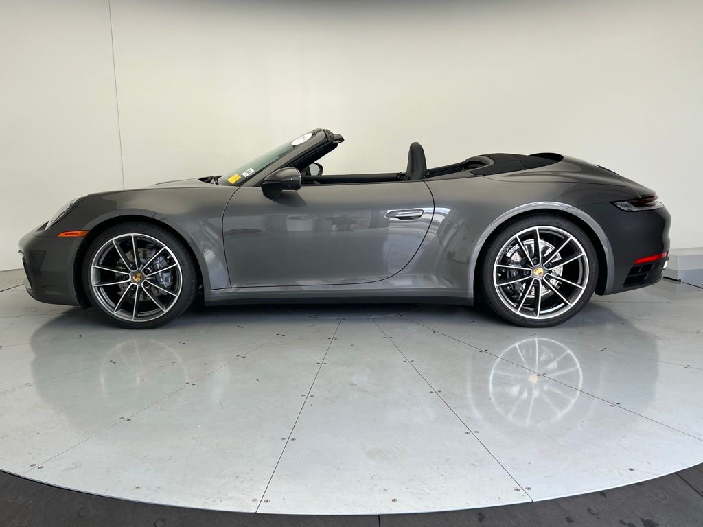 2022 Porsche 911 4 photo 2
