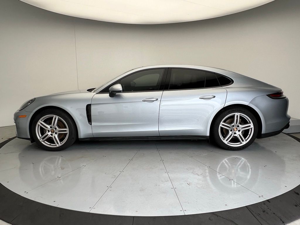 2021 Porsche Panamera Base photo 2