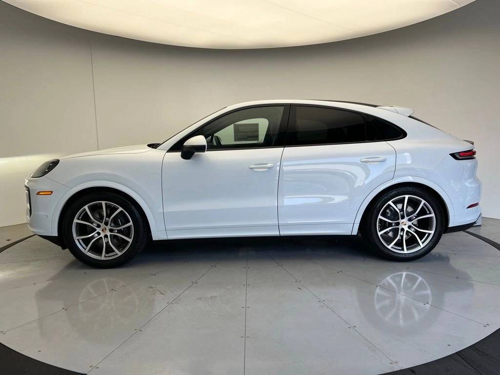 2025 Porsche Cayenne Coupe Base photo 2