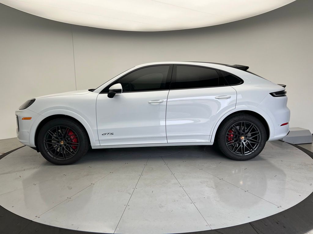 2025 Porsche Cayenne Coupe GTS photo 2