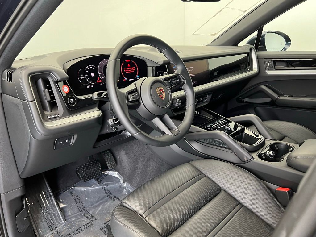 2024 Porsche Cayenne Coupe Base photo 3