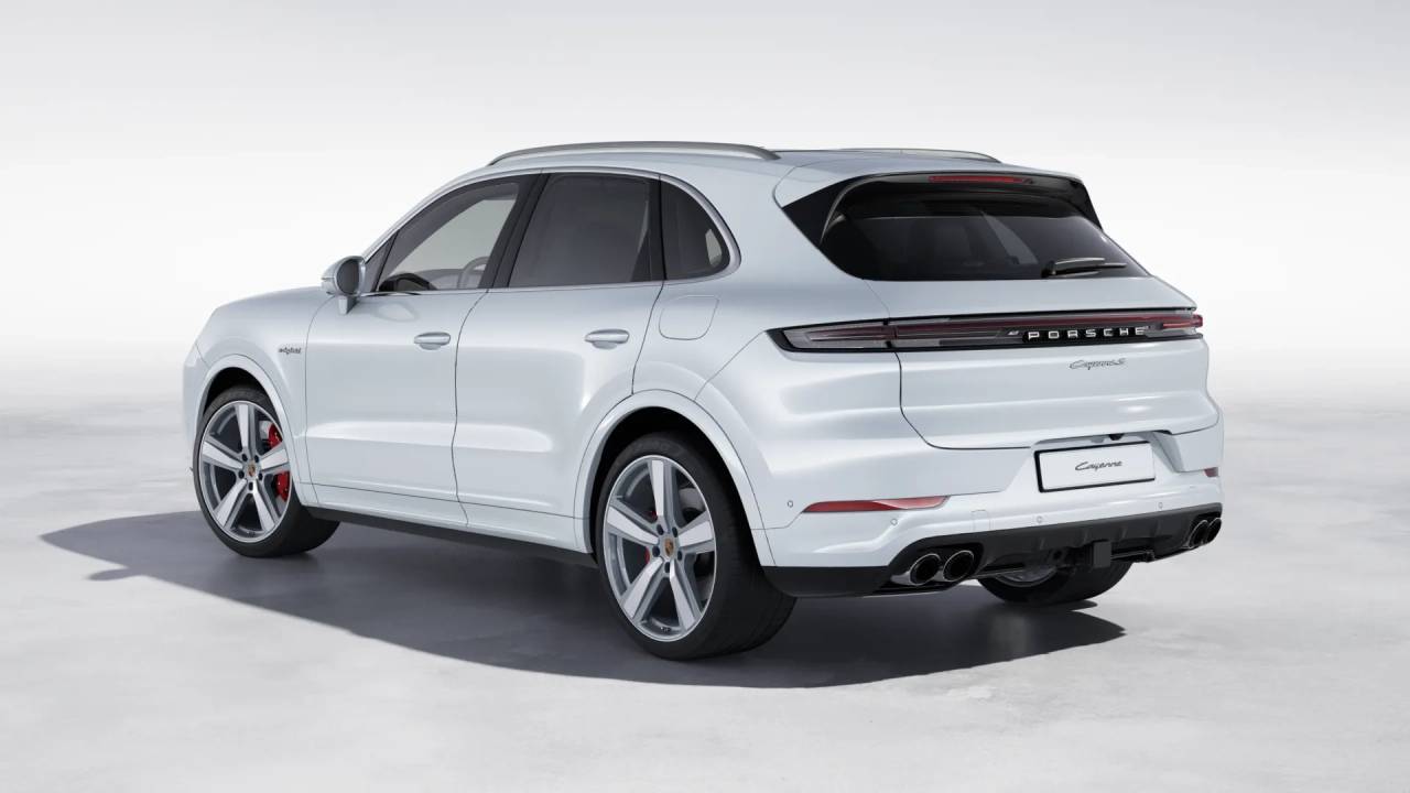 2026 Porsche Cayenne E-Hybrid S photo 3