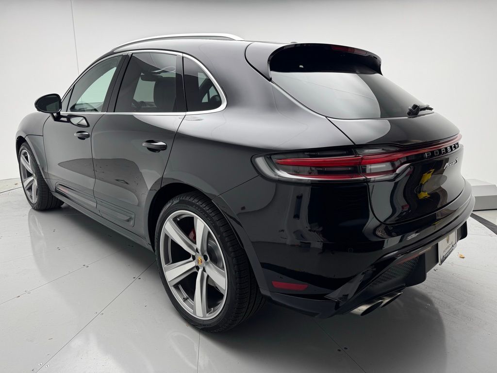 2025 Porsche Macan S photo 3