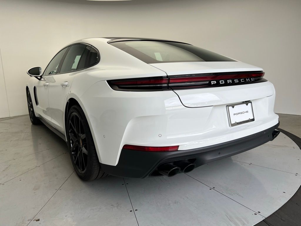 2024 Porsche Panamera 4 photo 3