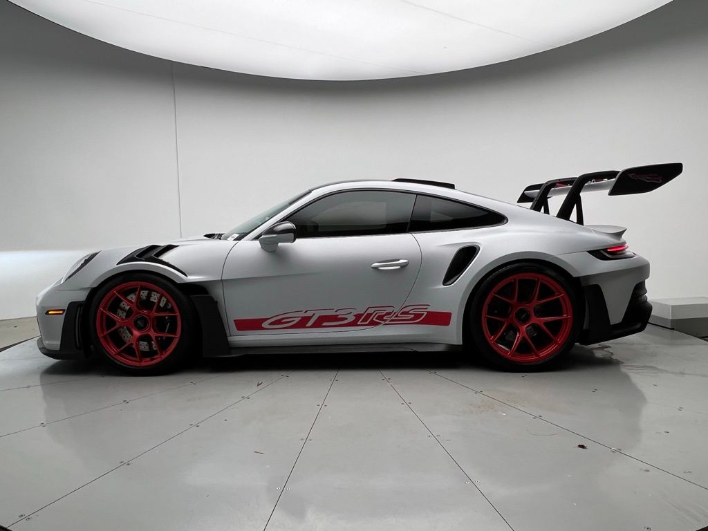 2024 Porsche 911 GT3 RS photo 2