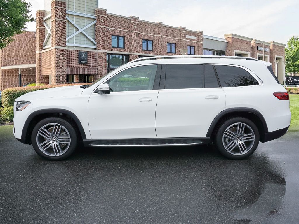 2024 Mercedes Benz GLS 450 photo 4