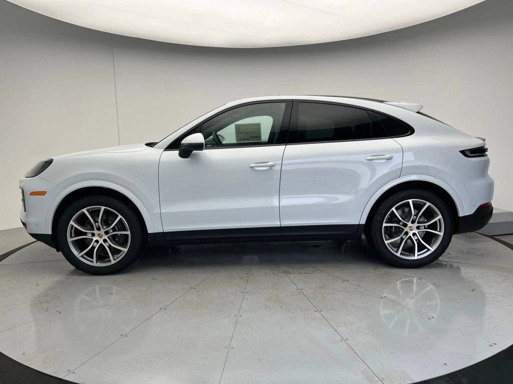 2025 Porsche Cayenne Coupe photo 2