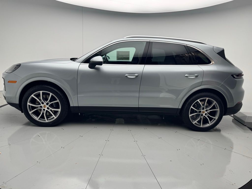 2025 Porsche Cayenne Base photo 2