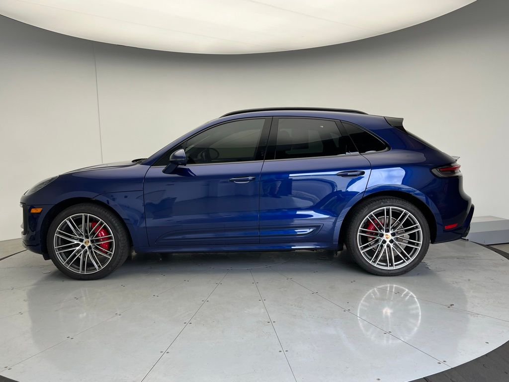 2024 Porsche Macan S photo 2