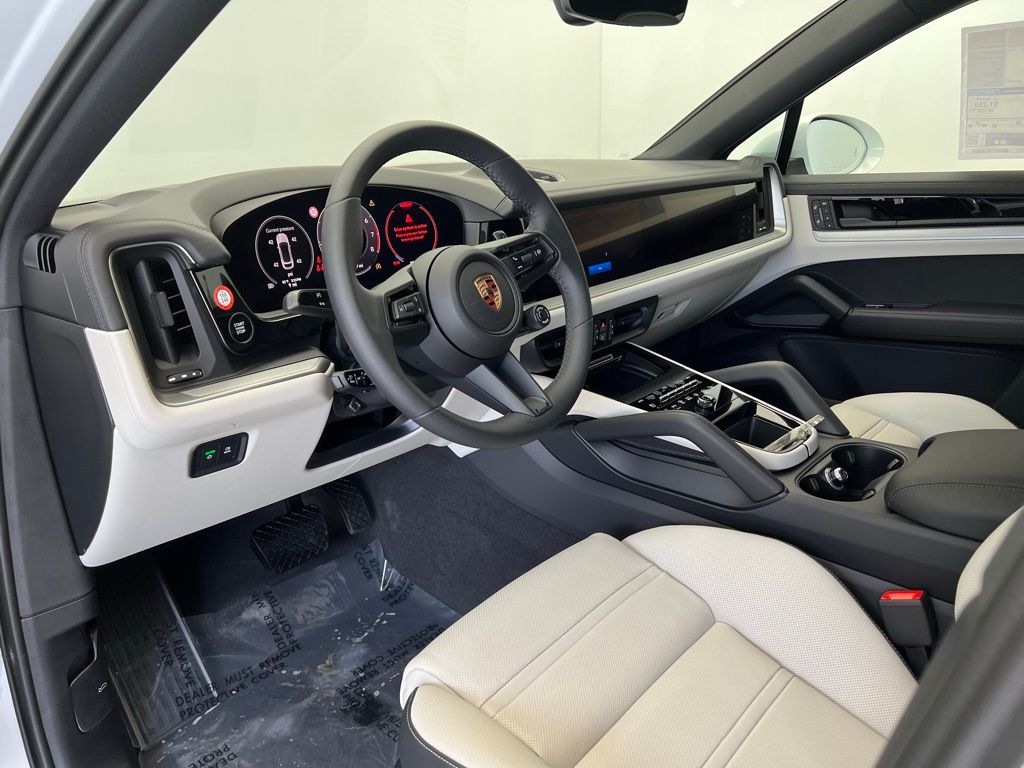 2025 Porsche Cayenne Coupe photo 4
