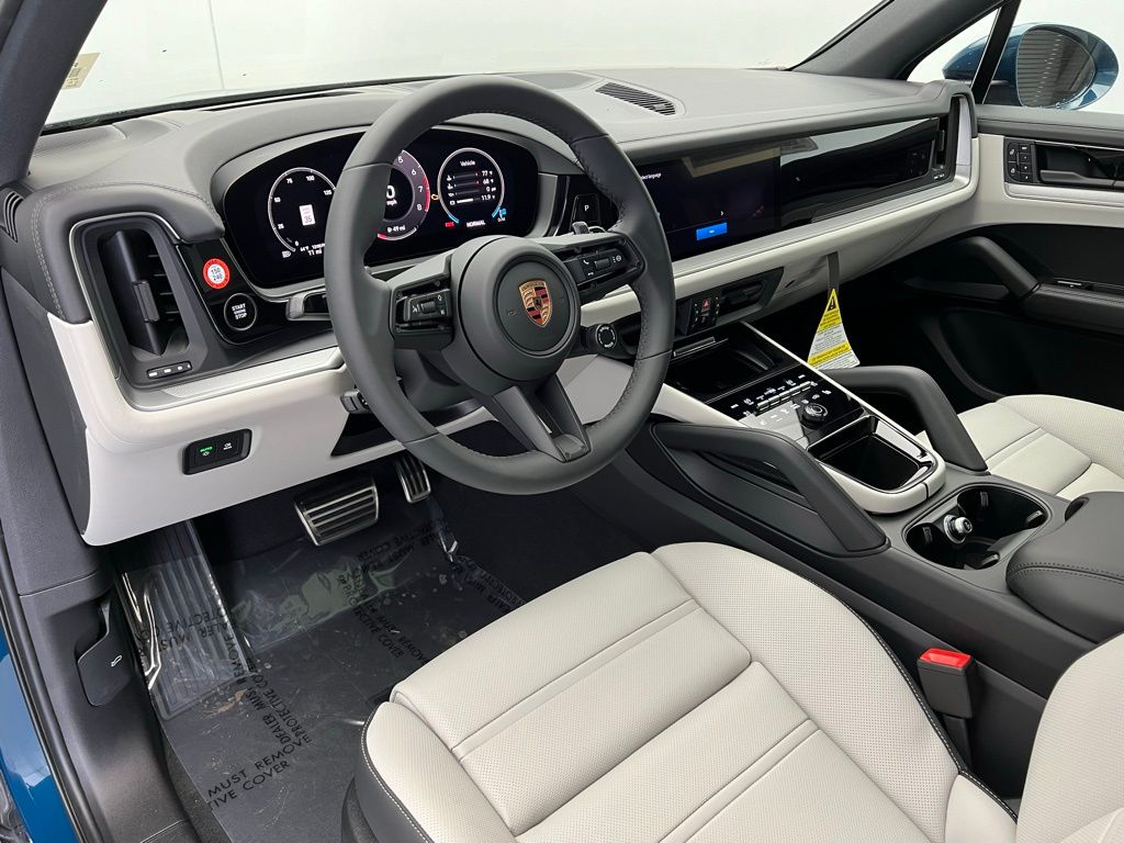 2025 Porsche Cayenne photo 4