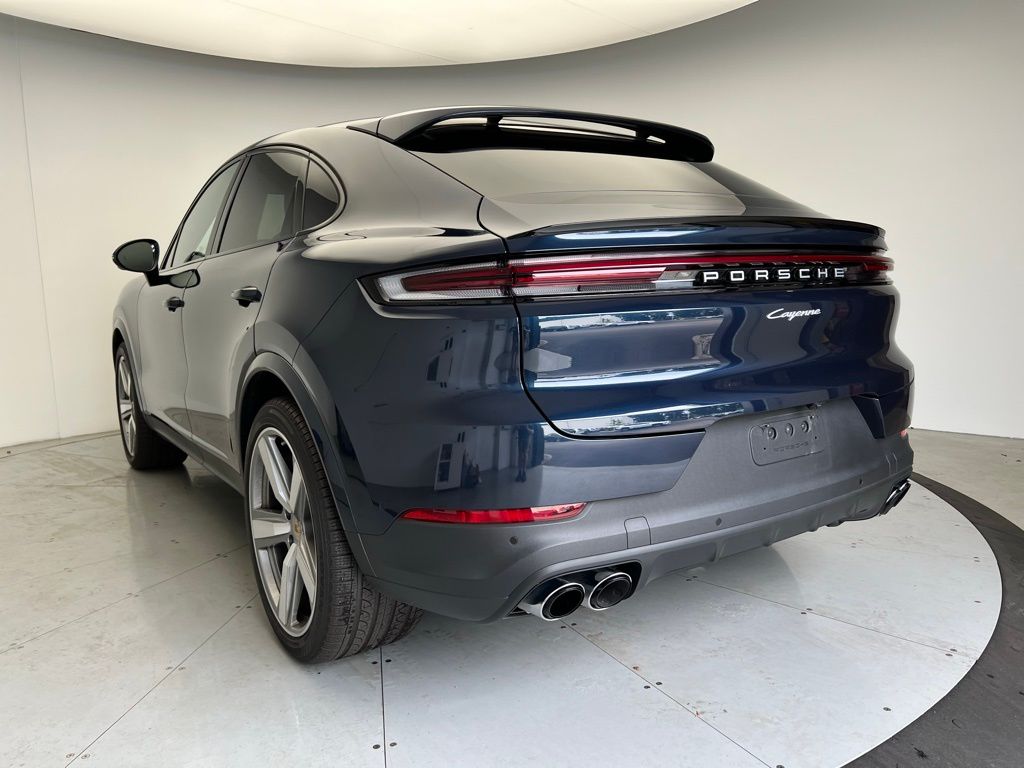 2024 Porsche Cayenne Coupe Base photo 2