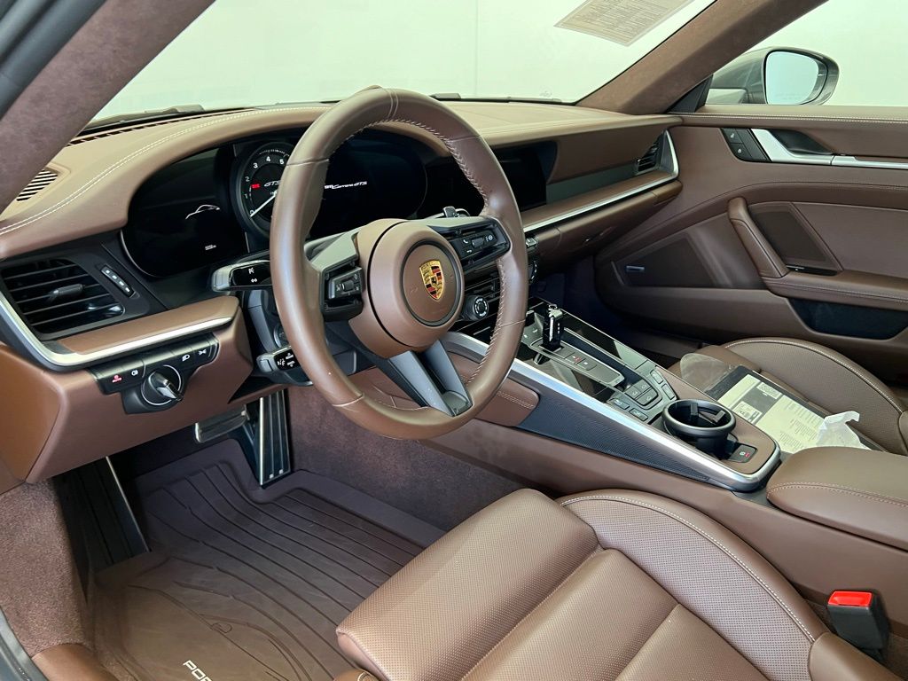 2023 Porsche 911 GTS photo 4