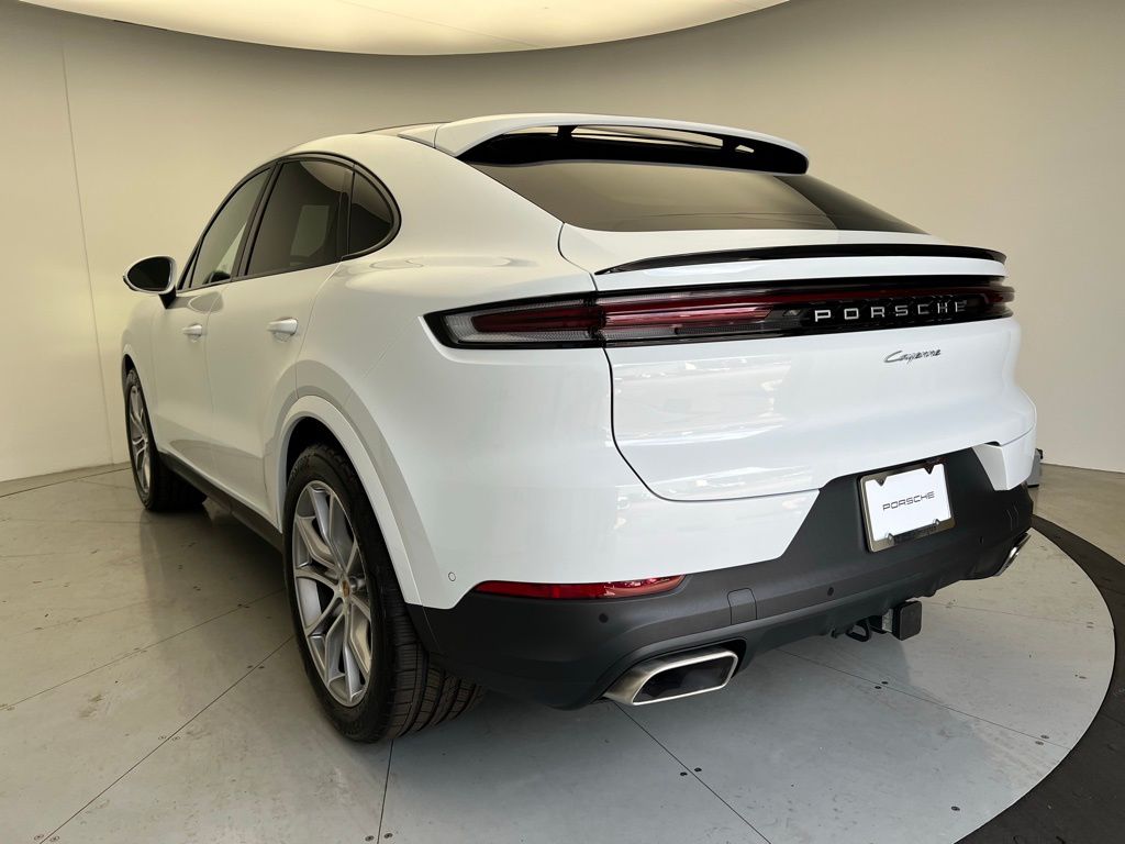 2025 Porsche Cayenne Coupe photo 3