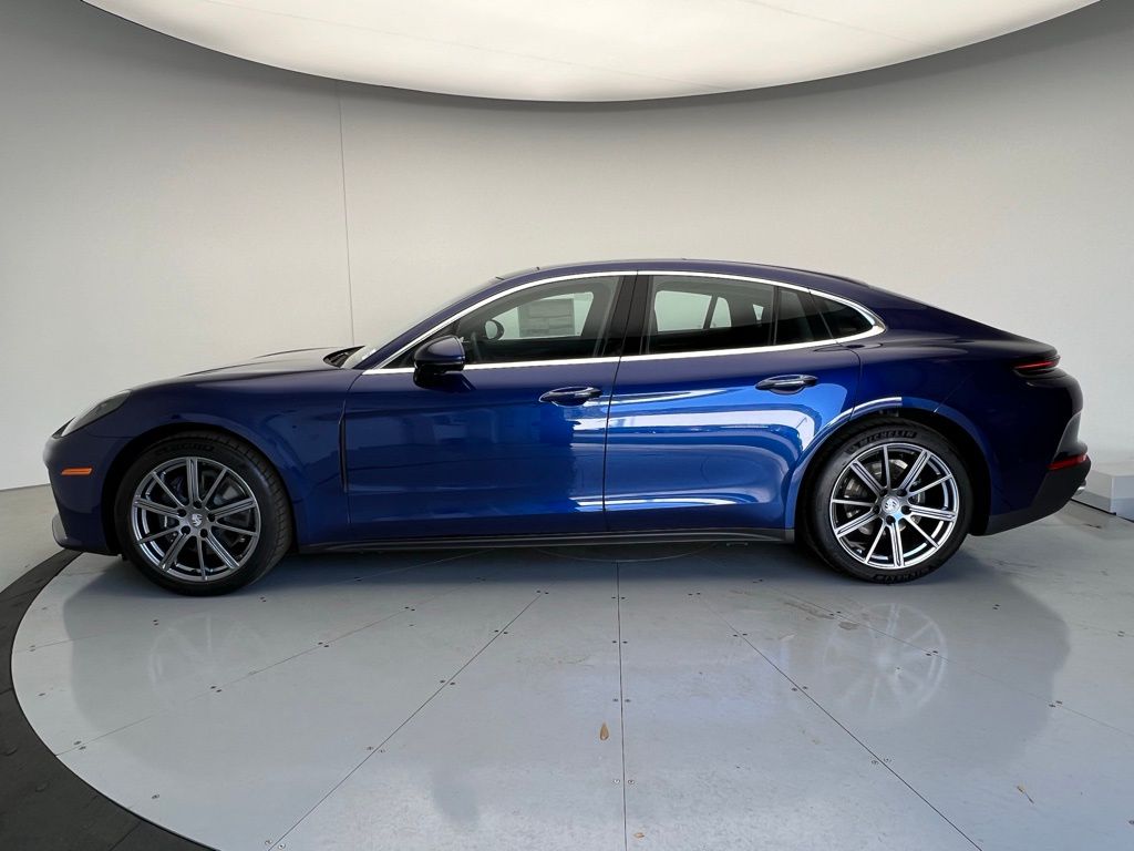 2024 Porsche Panamera 4 photo 2