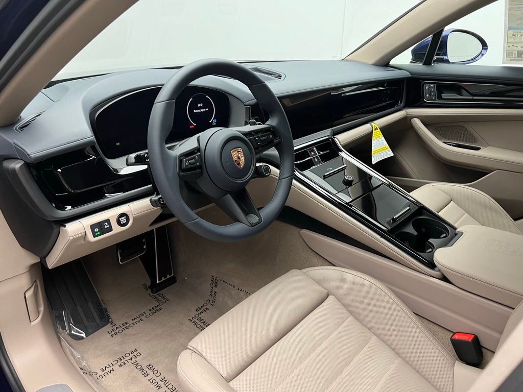 2025 Porsche Panamera 4 photo 4