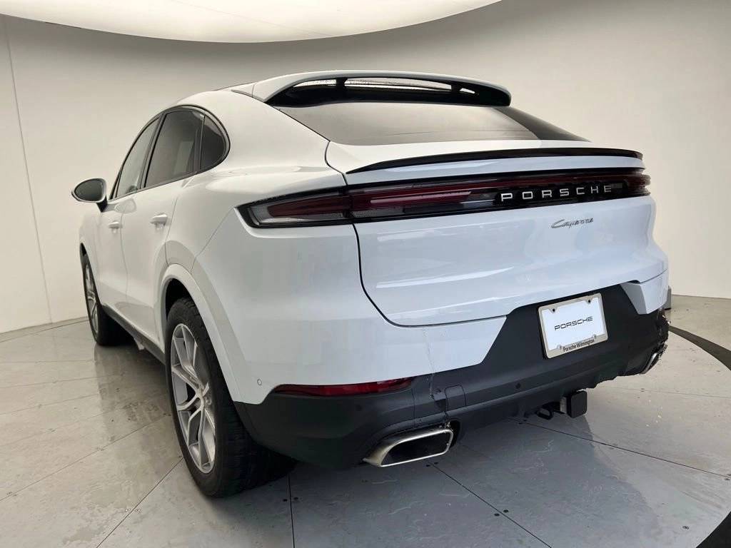 2025 Porsche Cayenne Coupe photo 3