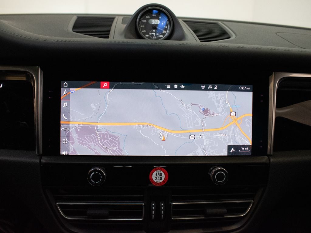 2026 Porsche Macan - Photo 28