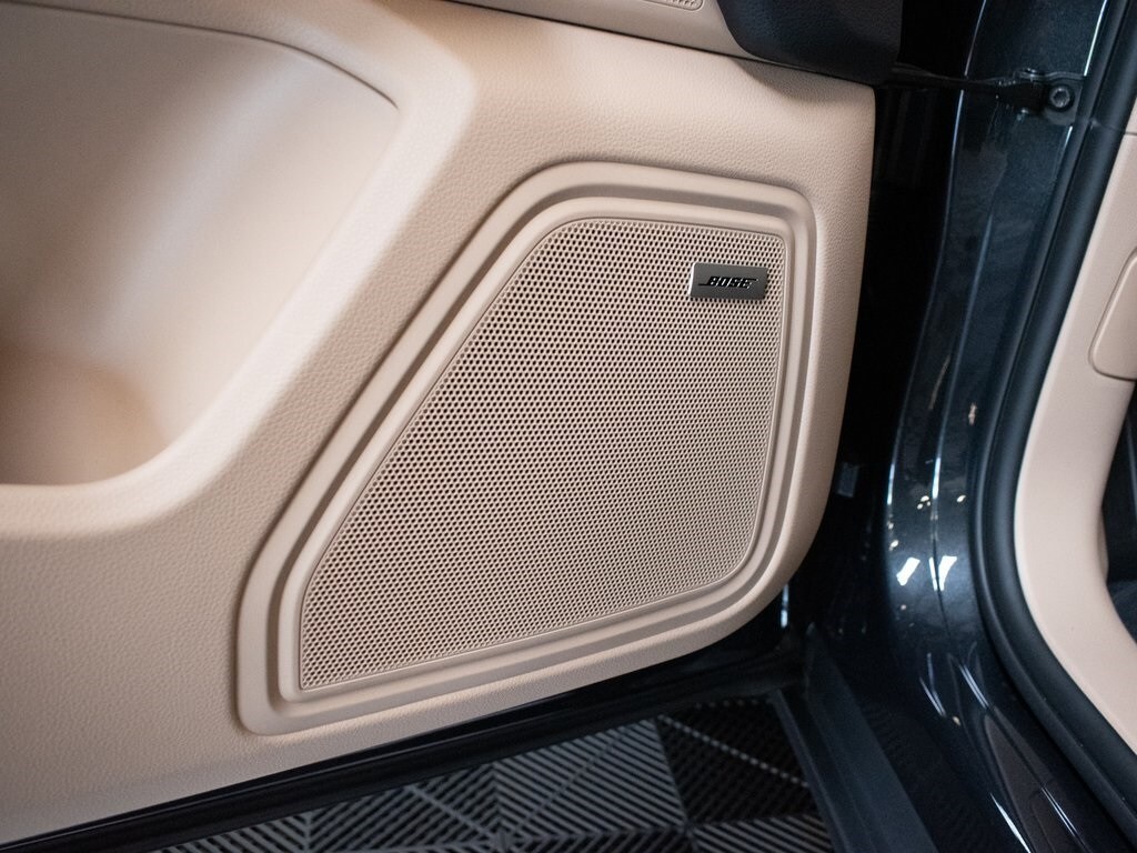 2025 Porsche Macan - Photo 21