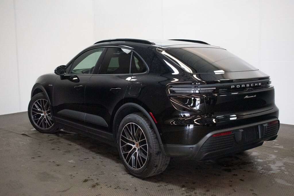 2025 Porsche Macan Electric 4 photo 3