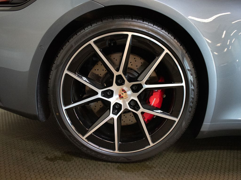 2026 Porsche 911 S - Photo 18