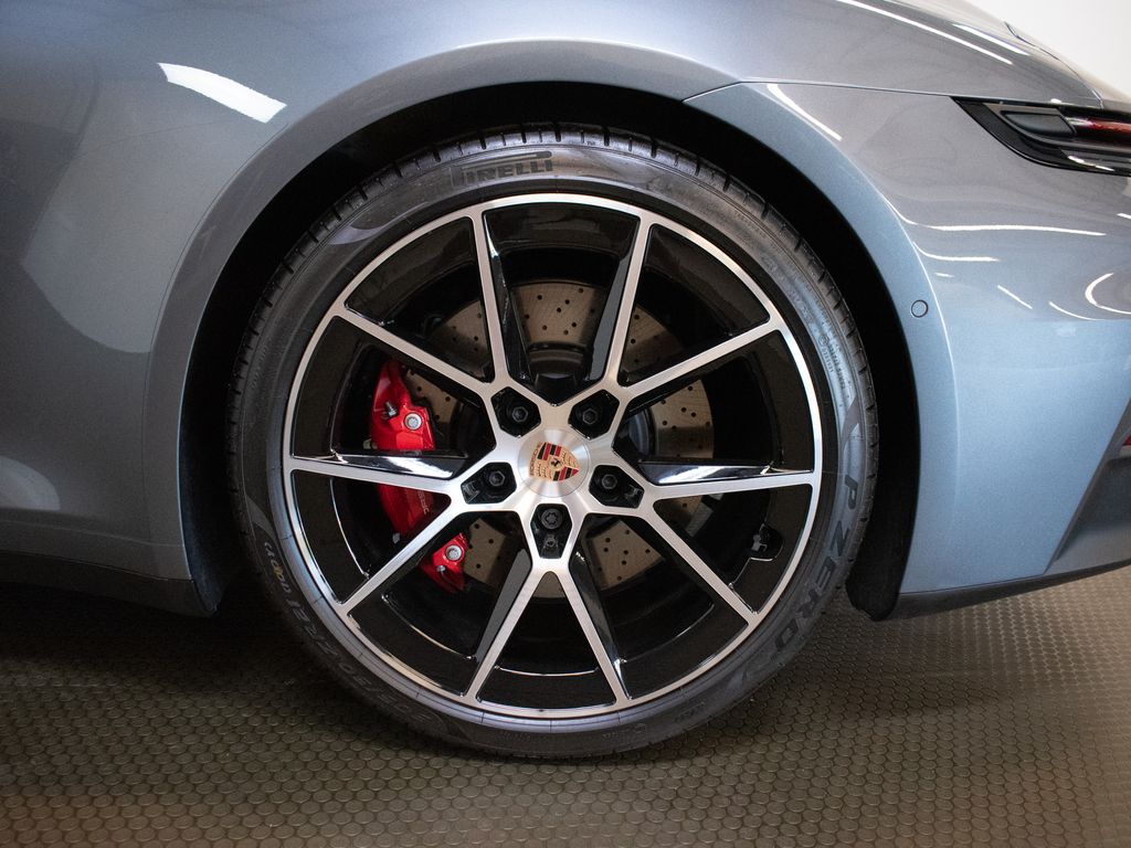 2026 Porsche 911 S - Photo 16